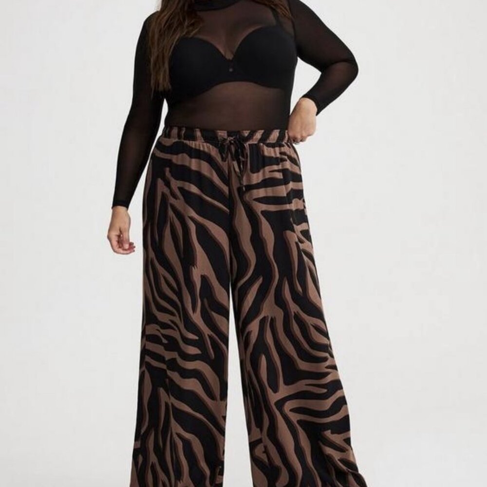 Torrid - Mesh Mock Neck Long Sleeve Top - Picture 2 of 7